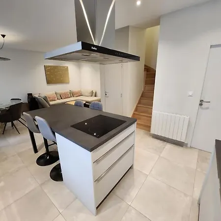 Appartement T4 Duplex Neuf Parking - Aeroport-eurexpo-stade